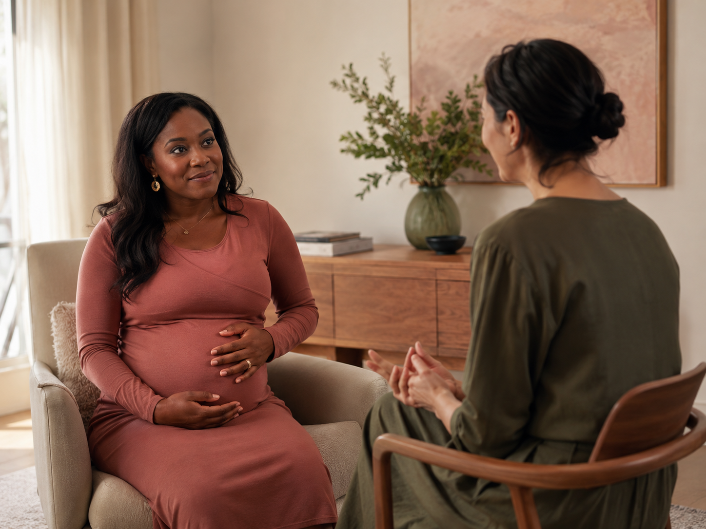 A couple receiving supportive pregnancy guidance